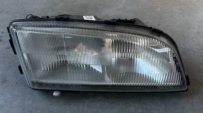 Conjunto de faros de pasajero Volvo diestro 8628403 para 98-00 S70 V70 C70 Foto 1 de 4