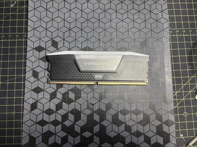 CORSAIR - VENGEANCE RGB 16GB (1x16GB) DDR5 7000 MHz C36 AMD EXPO e Intel XMP - Imagem 1 de 2