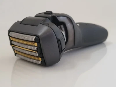 PANASONIC ARC6 ES-LS8A ULTRA PREMIUM PERFORMANCE 6-BLADE WET/DRY MENS SHAVER KIT - Image 1 of 4