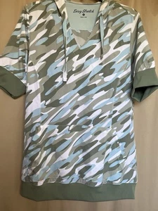 Easy Stretch Hooded Scrub Top Light Green Camo Women’s Medium V-Neck Pockets - Picture 1 of 4