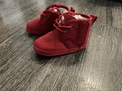 Уютные красные флисовые детские ботильоны с застежкой на шнуровке угги - Изображение 1 из 4