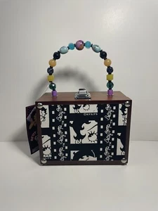 Cartera caja vintage Betty Boop tela sobre madera negra blanca mango con cuentas nueva con etiqueta - Imagen 1 de 12