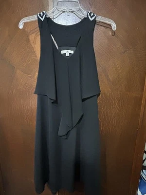 Vestido sin mangas negro de gasa Ya Los Angeles para mujer con detalles de cuentas talla mediana Foto 1 de 4