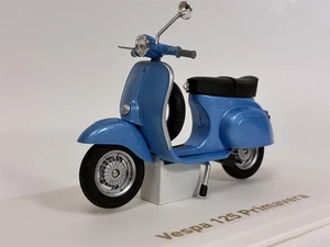 Vespa 125 Primavera Blue Metallic 1:18 Scale Norev 182100 - Picture 1 of 8