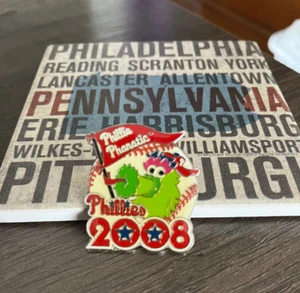 Vintage Philadelphia Phillie PHANATIC Lapel Pin - 2008 WORLD SERIES winners - Picture 1 of 4