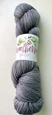Fibra Woolberry - Berry Aran - 181 yardas / 100 g - 100 % SW Merino - Secret Admirer Foto 1 de 4