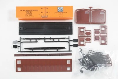 HO Red Caboose Western Pacific /PFE R-30-12 Refrigerator Car w/ Grabirons #50003 - Image 1 of 4