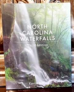 North Carolina Wasserfälle von Kevin Adams (2016 Handelstaschenbuch, 3. Auflage) NEU - Bild 1 von 3