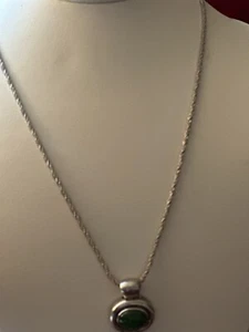 Vintage Round Colour Green Stone  Necklace with 925 Silver Chain - Picture 1 of 6