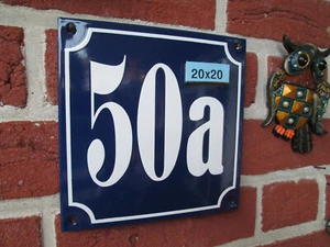 Hausnummer Emaille Nr 50a weisse Zahl auf blauem Hintergrund Mega 20 cm x 20 cm  - Picture 1 of 12