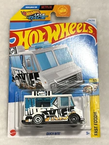 Hot Wheels  FAST FOODIE #4/5 Quick Bite  Milk & Cookies Food Truck - Picture 1 of 3