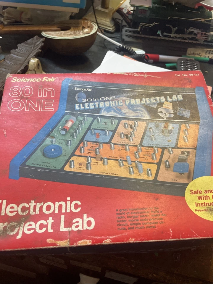 Science Fair. 30 In one Electronic Projects Lab Vintage - Image 1 of 4