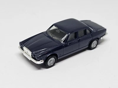 Jaguar XJ 6/12 von Herpa Modellauto (2C) - Bild 1 von 2