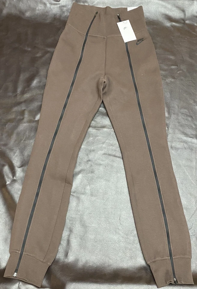Nike Women's M Tech Fleece High-Waisted Slim Zip Pants Brown FN7129-237