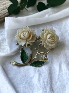 Carved Rose pin brooch cream vintage antique Estate jewelry deals bargains sales - Picture 1 of 4