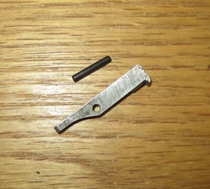 Smith & Wesson  Mod 59 & 39 Extractor W/ Pin - Picture 1 of 1