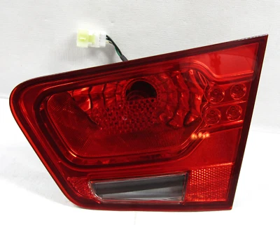 Luz trasera montada en la tapa del pasajero derecho Kia Forte SEDAN 2010-2013 FABRICANTE DE EQUIPOS ORIGINALES Foto 1 de 4