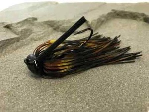 Jig Fishing Lure With Trailer, black/ brown/ amber 2016 - Picture 1 of 3