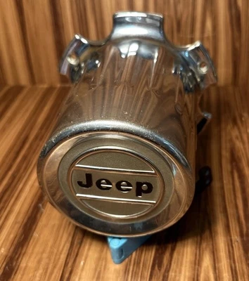 Tapacubos Jeep J10 J20 Cherokee Wagoneer 1968-1984 5361652 OEM gris Foto 1 de 4