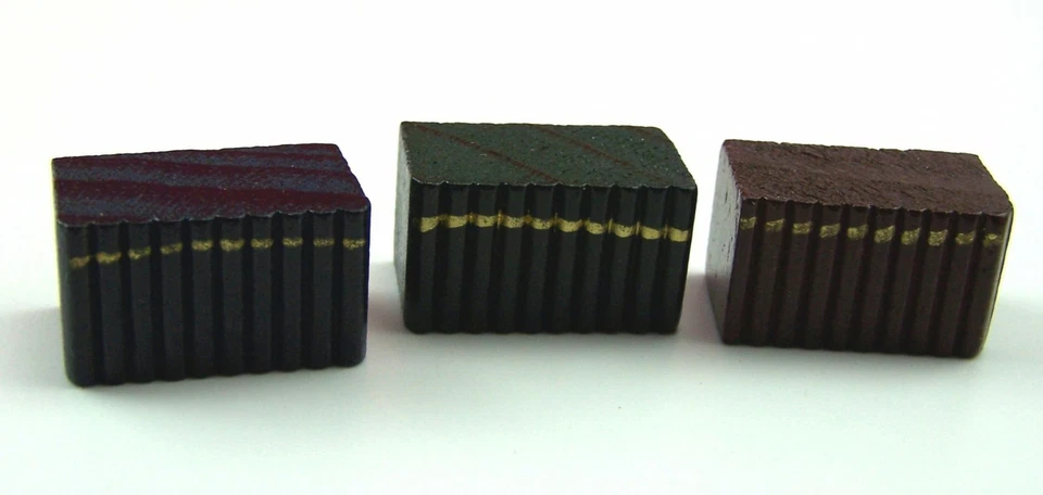 CREAL Miniatur Bücherreihen. 3 Stück. Aus Holz, dunkle Farben. für 1:12 Puppenhaus.