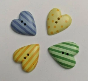 Herz bemalt 2-Loch Knopf 18mm /3/4" JHB Knöpfe (Farbe wählbar)     - Bild 1 von 5