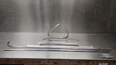 PITTED 1958 雪佛兰 Delray 4 门轿车原始设备制造商右乘客外部车身装饰 — 第 1/4 张图片