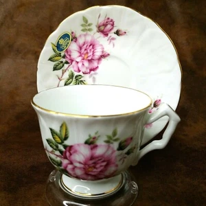 Aynsley Bone China Teacup and Saucer Crocus Shape Pink Cabbage Rose England Gold - Picture 1 of 11