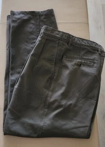 Dockers - Men's Straight Khaki, Green, Pleated Front, Size 38, Pre-owned  - Picture 1 of 4
