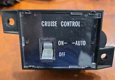 Interruptor de control de crucero Cadillac Brougham Fleetwood Deville 1979-1992 OEM Foto 1 de 4