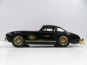1:18 Bburago Mercedes Benz 300 SL Goldedition #3795 - Bild 1 von 8