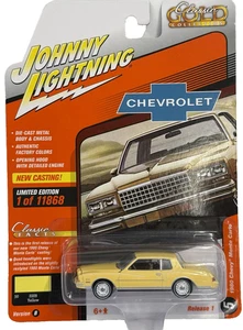 Johnny Lightning 1980 Chevy Monte Carlo 1/64.  Release In 2022 Gelb - Bild 1 von 9