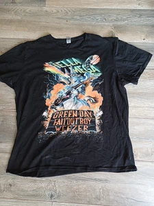 Gildan The Hella Mega UK Tour T-Shirt Green Day,Fall Out, Boy Weezer - Size L - Picture 1 of 7