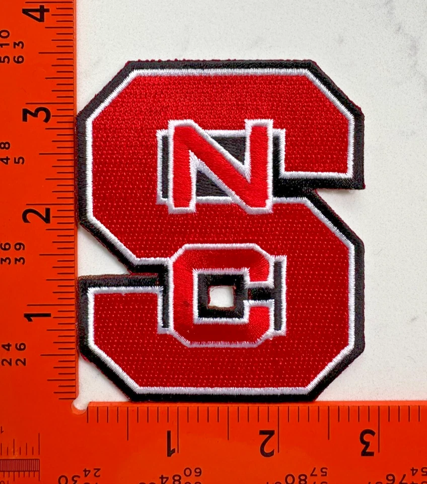 Parche bordado para planchar/coser NC State Wolfpack - logotipo NCSU Foto 1 de 1