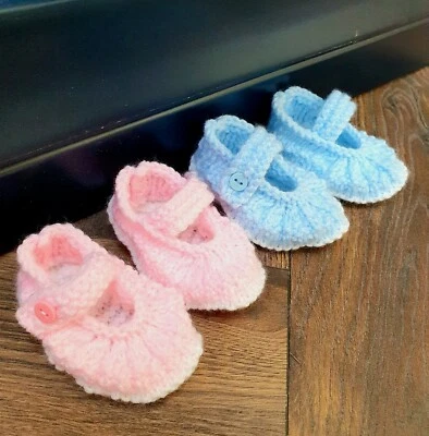 HAND KNITTED BABY BOOTIES / SHOES 0 TO 6 MONTHS SOFT BABY PINK BLUE WHITE ETC UK - Image 1 of 4