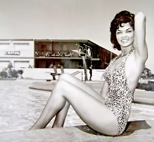 Foto pinup vintage bruna bellezza da bagno Stardust Casino Las Vegas nuova con scatola anni '50 - Foto 1 di 3