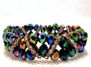 Irrisierendes grünes Stretch Armband mit Strassstäben - Bild 1 von 8