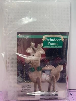 THE NEEDLECRAFT SHOP Kit de Lona Plástica REDORNOS DE NAVIDAD MARCO DE RENO Foto 1 de 3