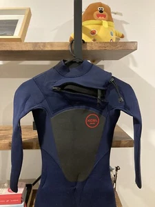 kids wetsuit - Picture 1 of 7
