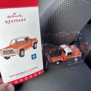 2017 Hallmark 1976 Chevrolet C-10 Sport All- American Trucks #23 Ornament - Picture 1 of 4