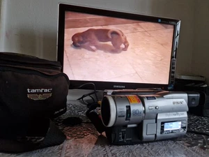 Sony DCR-TRV110E Camcorder Camera (Hi8 Video8 8mm Digital8 Playback) near MINT - Foto 1 di 17