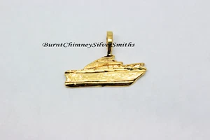 14K Gold Overlay Cabin Cruiser Speed Boat Charm Barco de pesca - Imagen 1 de 3