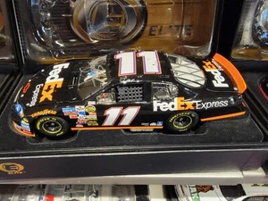 2006 AUTOGRAPHED Denny Hamlin #11 FedEx Express - 1:24th RCCA ELITE #180/411 - Picture 1 of 6