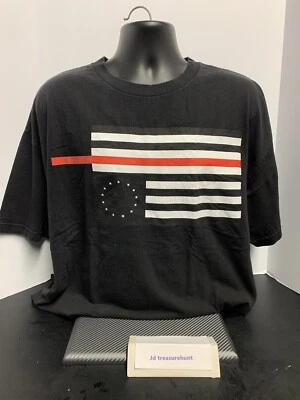 Camiseta masculina manga curta preta bandeira na frente escala preta tamanho XXL usada 🔥🔥 - Imagem 1 de 4