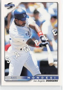 1996 Score #7 Raul Mondesi Samples - Picture 1 of 2