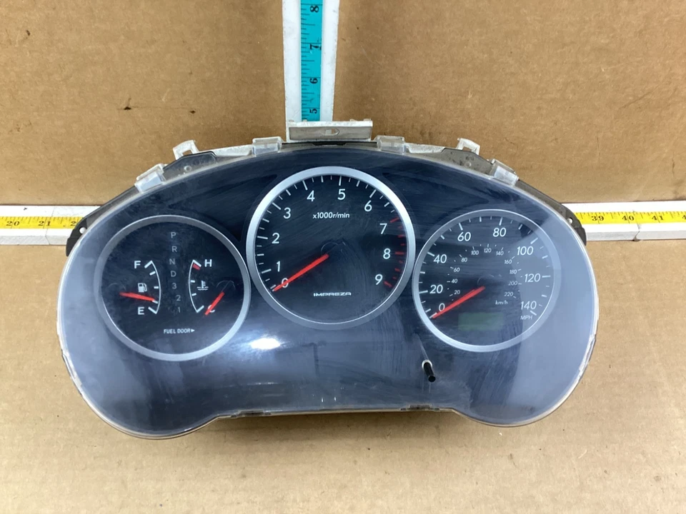Cuadro de instrumentos velocímetro Subaru Impreza 2004 85013FE200 OEM Foto 1 de 4