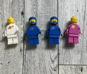 lego spaceman Minifigure Lot of 4 Classic Spaceman Astronaut Figures  - Picture 1 of 3