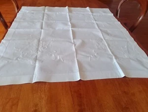 Antique Vintage Old White Linen Tablecloth Square Embroidered Floral Emblems - Picture 1 of 10