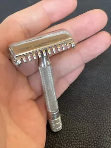 Rasoio di sicurezza vintage 1938 Gillette Senator doppio pettine aperto TTO Twist nichelato - Foto 1 di 24
