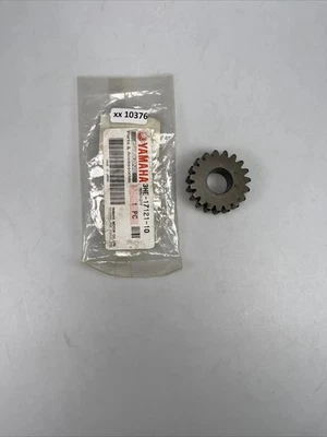 YAMAHA ZAHNRAD, 2. RITZEL GEAR, 2ND PINION 3HE-17121-00 FZR600 XX32332 - Изображение 1 из 3
