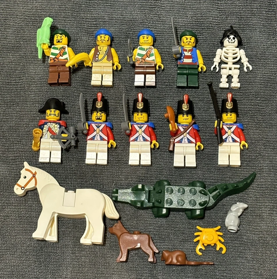 LEGO Pirates II vs Imperial Soldiers Minifigure Lot with Animals Rare Parrot - Image 1 of 1